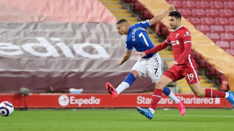 Liverpool podlehl Evertonu 0:2 a v lize prohrál počtvrté za sebou