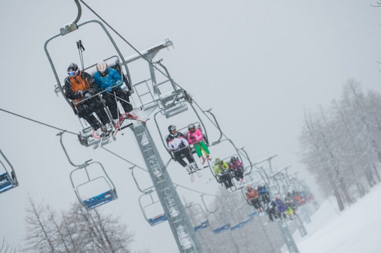 Havlíček: Skiareálům začneme od úterý vyplácet kompenzace