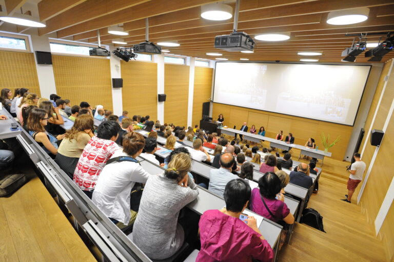 MZV navrhuje zmírnit některá nařízení pro Ukrajince a Bělorusy za účelem studia