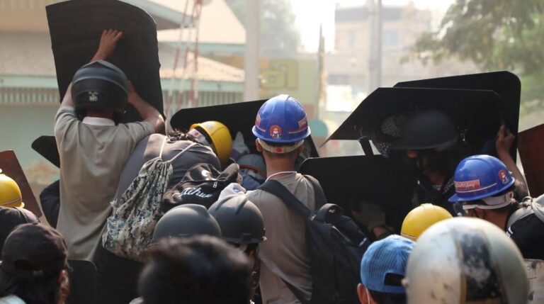 Vánoční masakr v Myanmaru. Při útoku zemřeli i humanitární pracovníci