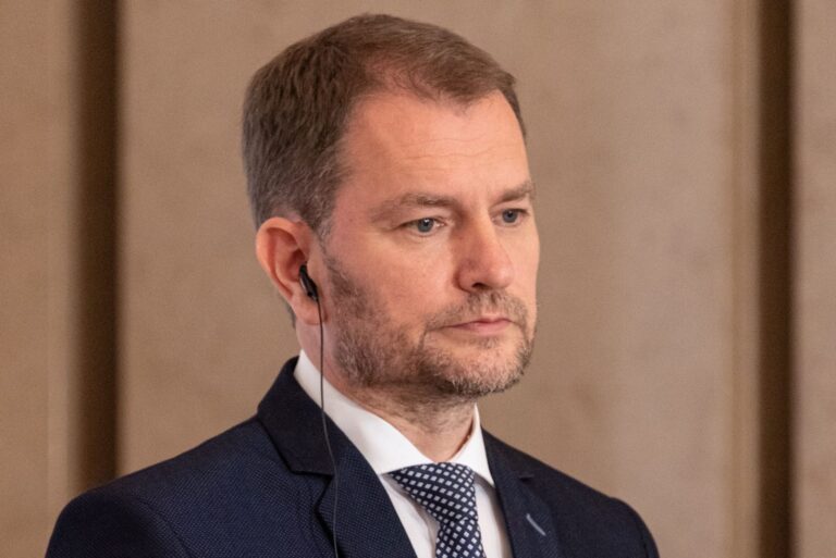 Slovensko bude očkovat vakcínou Sputnik V. Matoviče kvůli tomu kritizuje opozice i koaliční partneři