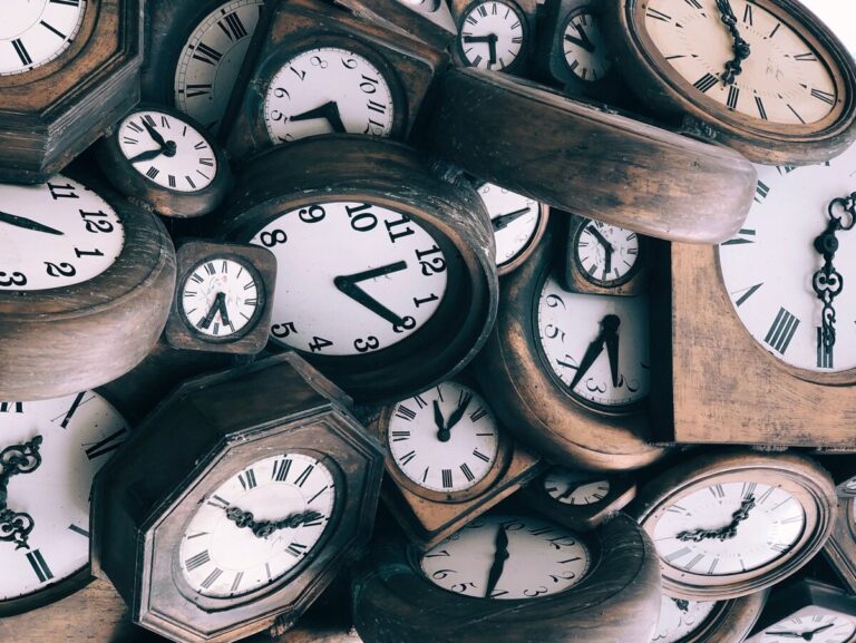 V noci se hodiny posunou o hodinu dopředu, začne letní čas