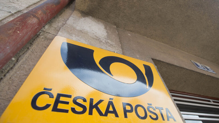 Česká pošta od dubna zdraží o pět korun doporučená psaní i poštovní poukázky