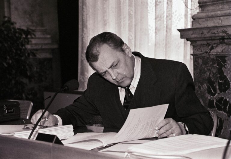 V 82 letech zemřel bývalý ministr obrany za KDU-ČSL Vilém Holáň. Působil i v Evropském parlamentu