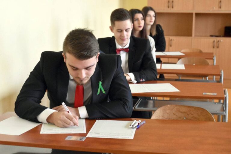 Ke změnám závěru maturitního studia bude vláda asi neutrální