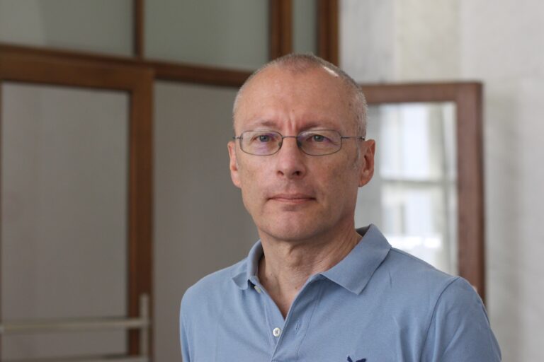 Bichoemik Šedo: Očkování neznamená, že budeme mít vyhráno. Nakoupit více vakcín není racionální