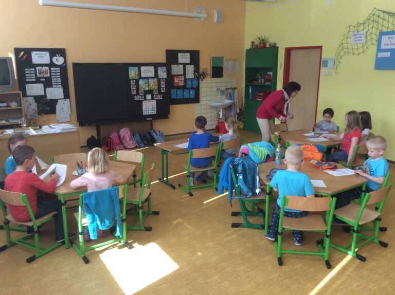 Vláda potvrdila Plagův plán otevírání škol, začne 12. dubna