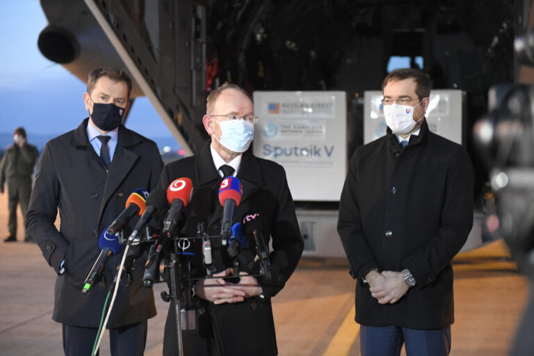 Slovensko obviňuje Rusko z prodeje „špatné“ vakcíny Sputnik V