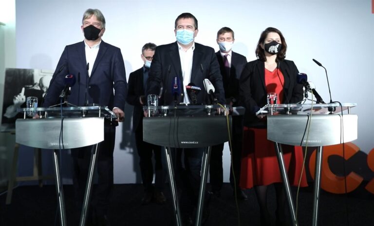 Změna kandidáta podle opozice svědčí o rozkladu vlády a ČSSD