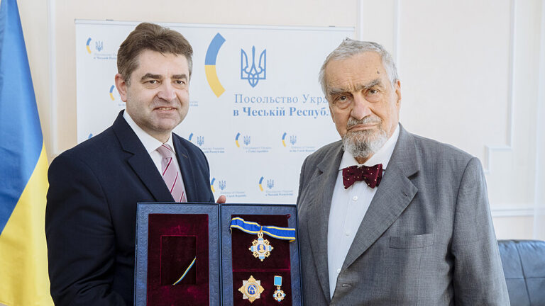 Exministr zahraničí Schwarzenberg v Praze převzal vysoký ukrajinský řád