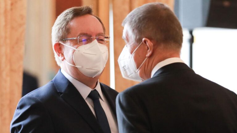 Vláda představí pravidla pro otevření obchodů a služeb od 3. května