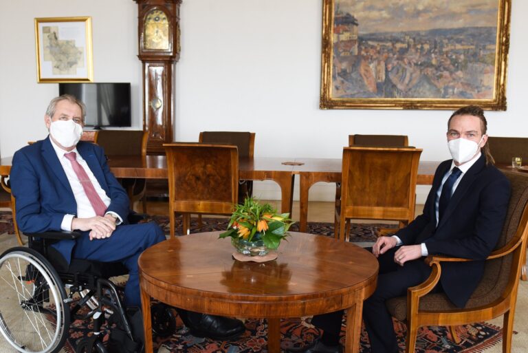 Bartoš mluvil se Zemanem o případném rozpuštění sněmovny. ‚Není to logický krok,‘ řekl šéf Pirátů