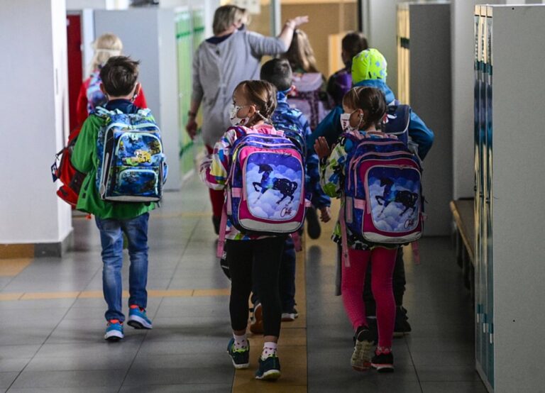 Praha 9 podává žalobu, aby se všechny děti mohly vrátit do školek a ZŠ