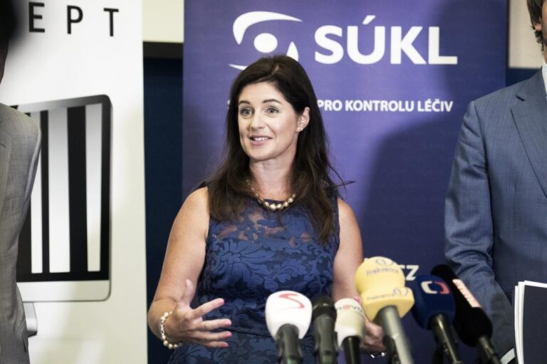 Storová: O posouzení Sputniku V zatím nikdo nežádal. Ministrovi jsem vysvětlila proces schválení