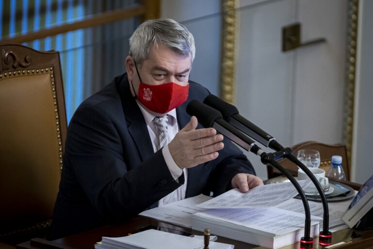 Výbor KSČM nemá v Babišovu vládu důvěru, ale musíme to probrat s členskou základnou, řekl Filip