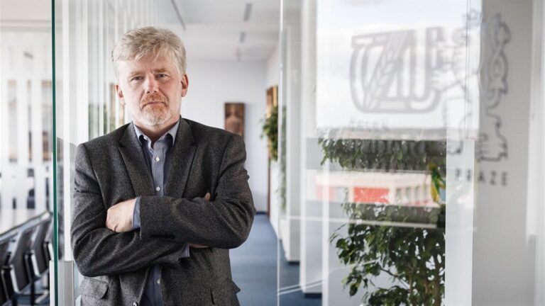 Výsledek „experimentu“ s distanční výukou se dozvíme později, říká rektor