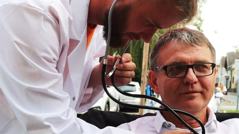 Zaorálek havaroval na dálnici D1, do jeho vozu narazil bulharský kamion