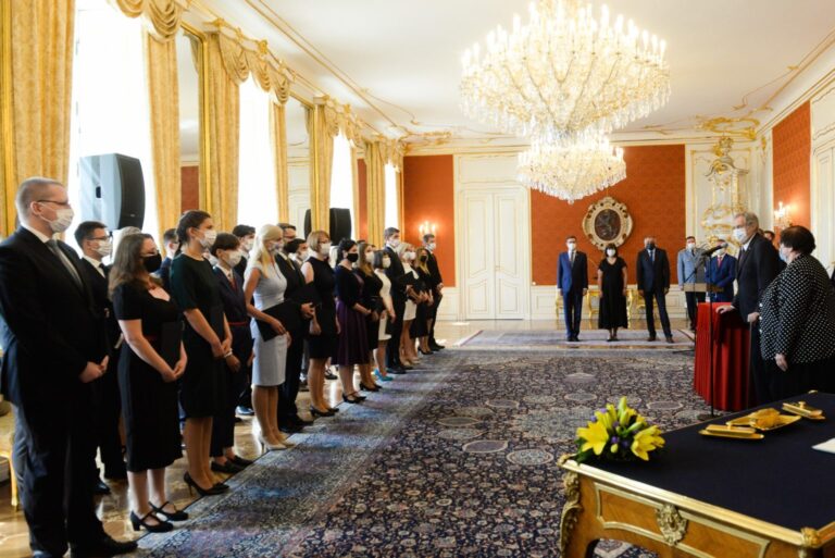 Prezident Zeman dnes jmenuje nové soudce