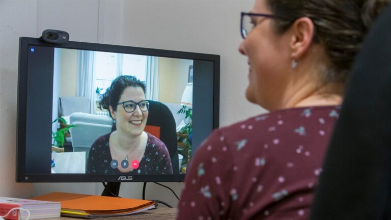 Přes polovinu Čechů trápí psychické potíže, obracejí se i na online terapii