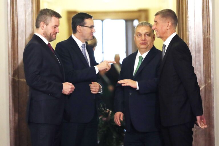 Babiš se zúčastní v Katovicích summitu V4