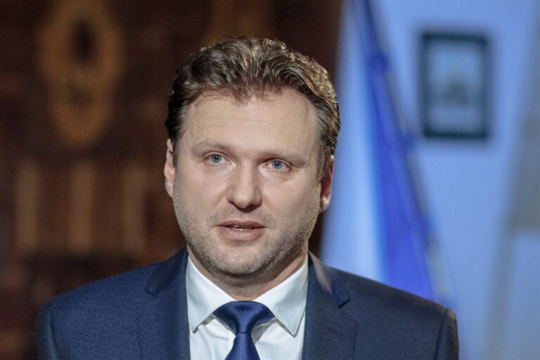 Krouží kolem mě hledači špíny, píše Vondráček kvůli majetkovému přiznání