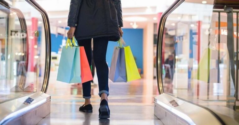 Zklamání obchodníků. Češi po lockdownu nenakupují a nikdo neví proč