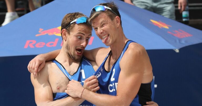 Perušič se Schweinerem porazili na písku v Ostravě mistry světa a jsou ve finále