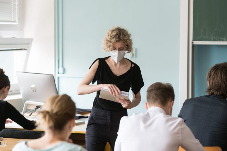 Dohnat učivo potřebují všichni, vážné potíže má 10 procent žáků, říká prezident Asociace základních škol