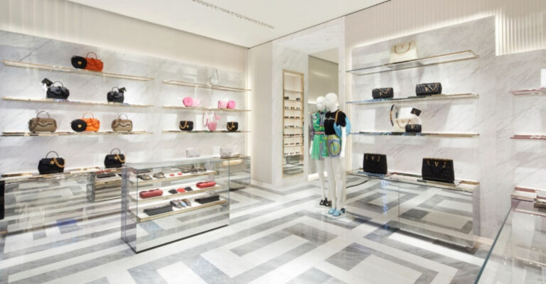 Nejen Primark. Do Česka přichází další známé značky, jiné naopak zavírají