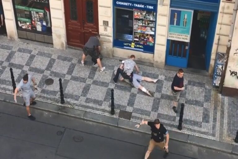 Muž v Praze zastřelil pracovnici úřadu práce, policie podezřelého zadržela