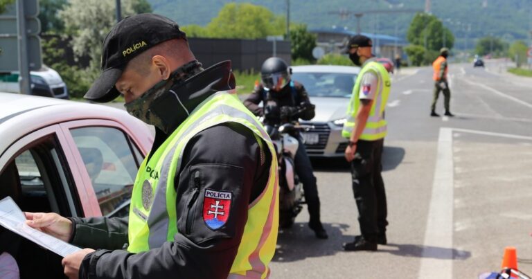 Slovensko od pátku zpřísní podmínky vstupu do země. Zvýhodní očkované proti covidu-19