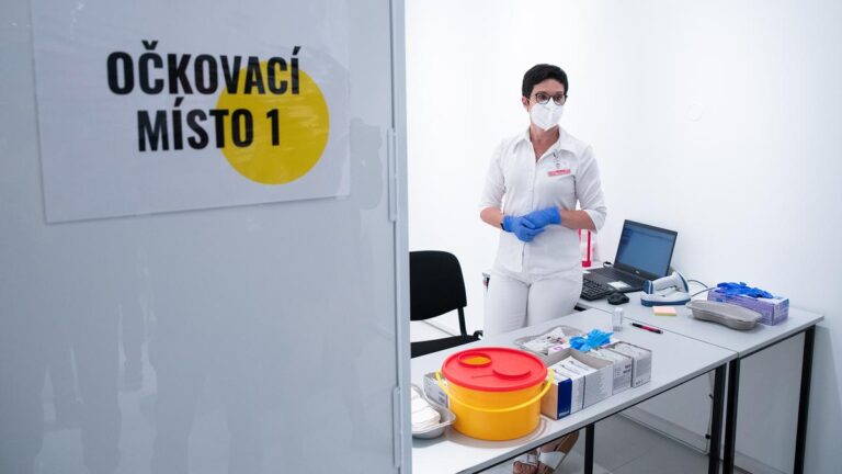 Za pátek přibylo 233 nových případů. Oproti předchozímu týdnu o 49 méně