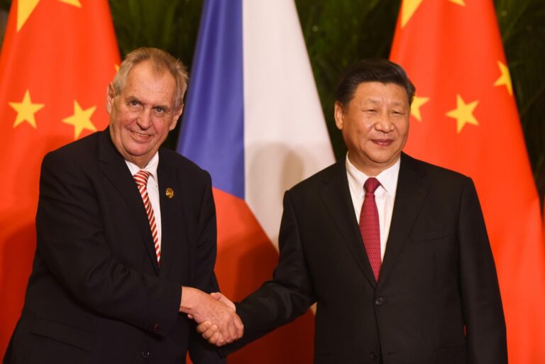 Zeman příští rok navštíví Čínu, oznámil po telefonátu s čínským protějškem