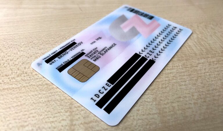 Úřady dnes začnou vydávat nové občanky s biometrickými údaji