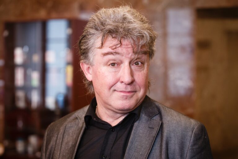 Snížení důchodů komunistickým funkcionářům? Hojit se na důchodcích není fér, tvrdí Dolejš z KSČM