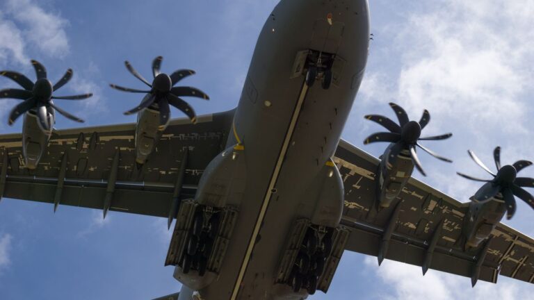 Na Filipínách se zřítilo vojenské letadlo s 85 lidmi na palubě