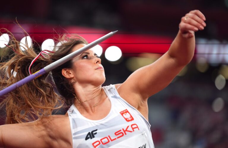 Oštěpařka Andrejczyková vydražila své olympijské stříbro pro nemocné dítě, medaile jí zůstane