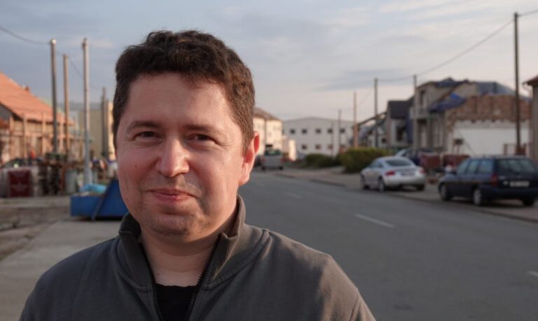 Policie vyzvala Babiše mladšího, aby vypovídal o jeho únosu na Krym. Ten výzvu vítá