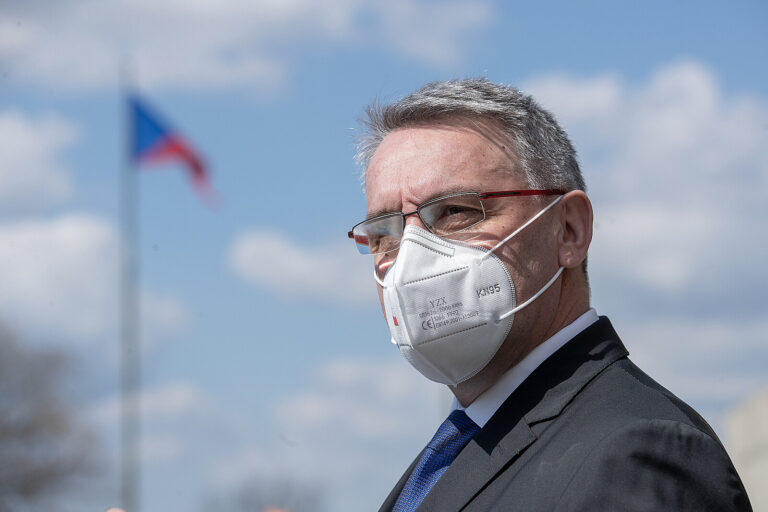 Metnar odmítl, že by Česko nekomunikovalo s afghánskými tlumočníky