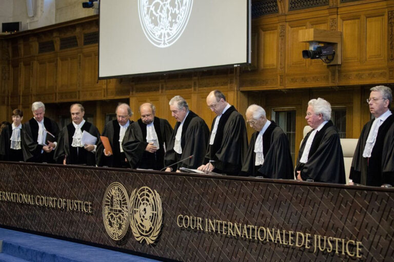 Ruská federace podala k soudu OSN memorandum proti Ukrajině. Agresor se chce v konfliktu postavit do pozice oběti