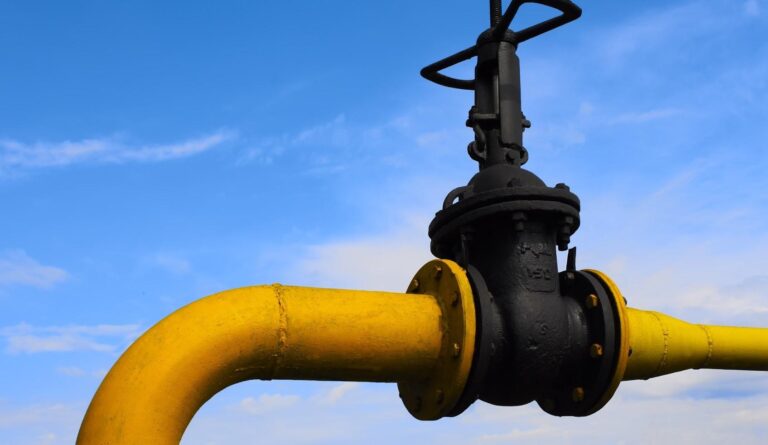 Rusko zastavilo dodávky plynu do Polska, píše server Onet.pl