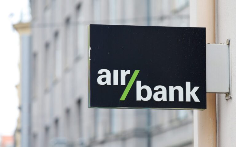 ,Situaci intenzivně řešíme.‘ Tuzemskou Air Bank postihl rozsáhlý výpadek systému