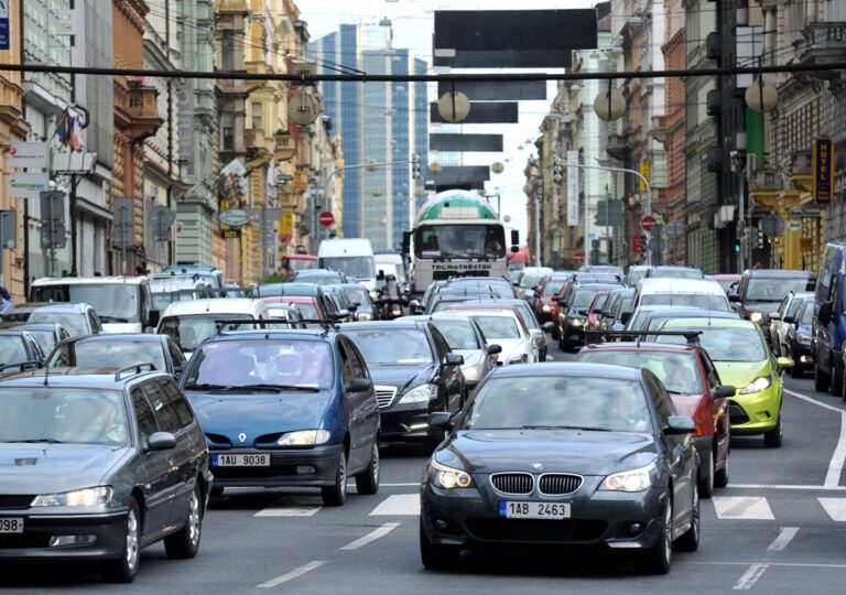 Starosta Prahy 9: Pražské dopravě uleví dokončení okruhů, paušální rychlost je nesmysl