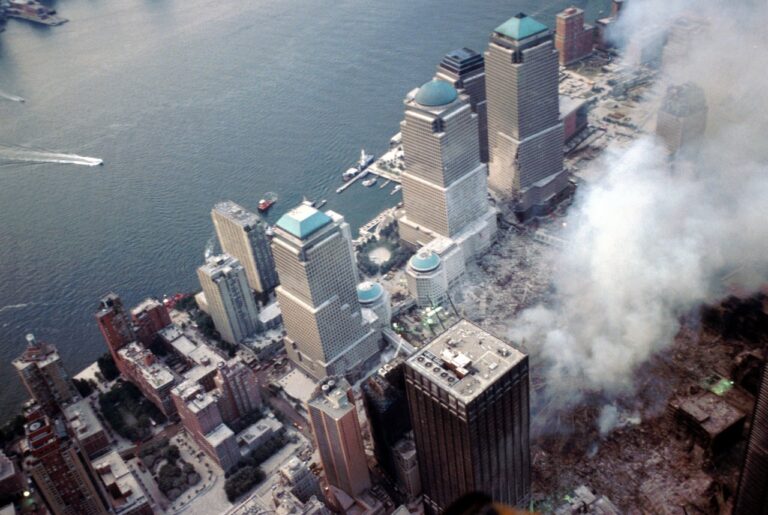 Biden na výročí útoků z 11. září vyzval Američany k jednotě