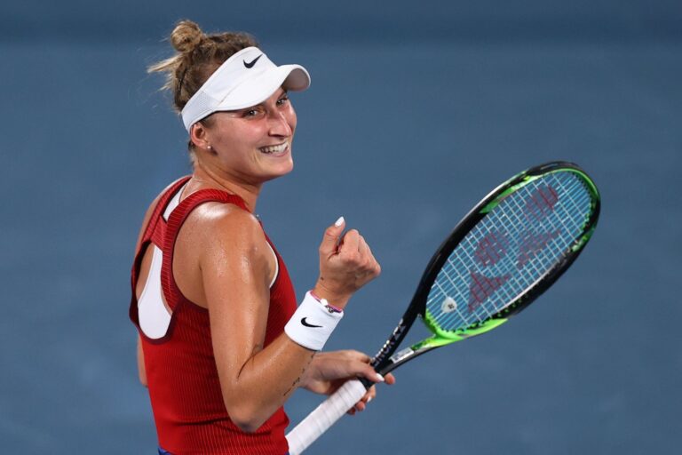 Vondroušová a Martincová jsou v Chicagu v osmifinále, čekají je Švýcarky