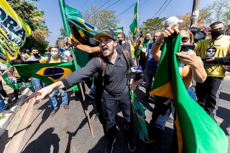 Bolsonaro může plánovat převrat, varují lídři. Bojí se druhého Kapitolu