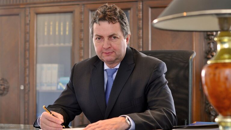 Šéf obchodní inspekce Bezecný skončí ve funkci. Kvůli rodinným důvodům