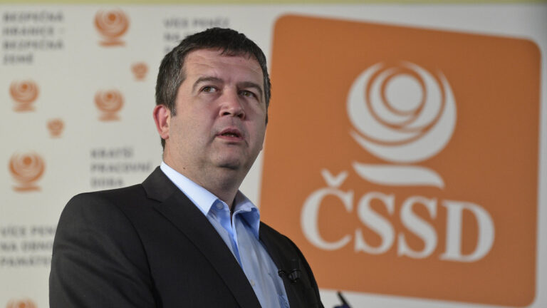 Volby by vyhrálo ANO, za ním SPOLU. ČSSD by propadla, uvádí další průzkum