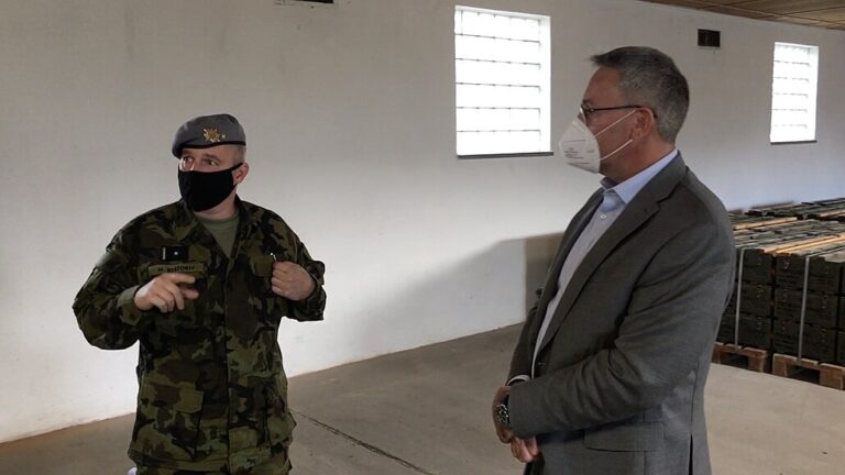 Kam „ruský medvěd” nevleze. Metnar kontroloval přísně střežené sklady