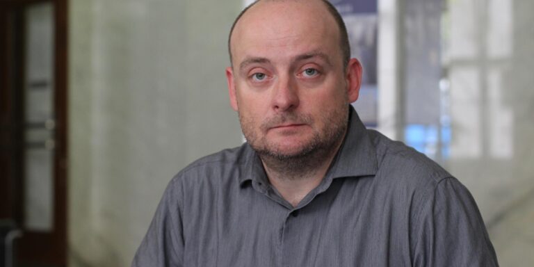 Podmínky pro demokratické volby v Rusku neexistují. Jednotné Rusko si udrží většinu, tvrdí politolog